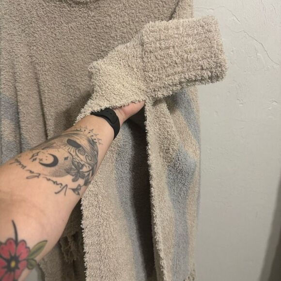 Barefoot Dreams One Size Cozy Chic Beach Fringe Lounge Poncho - Picture 5 of 7